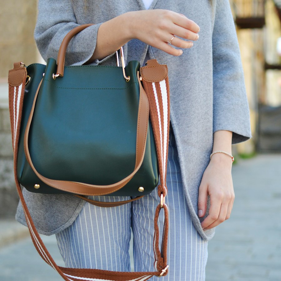 Fendi ストライプストラップ バケット